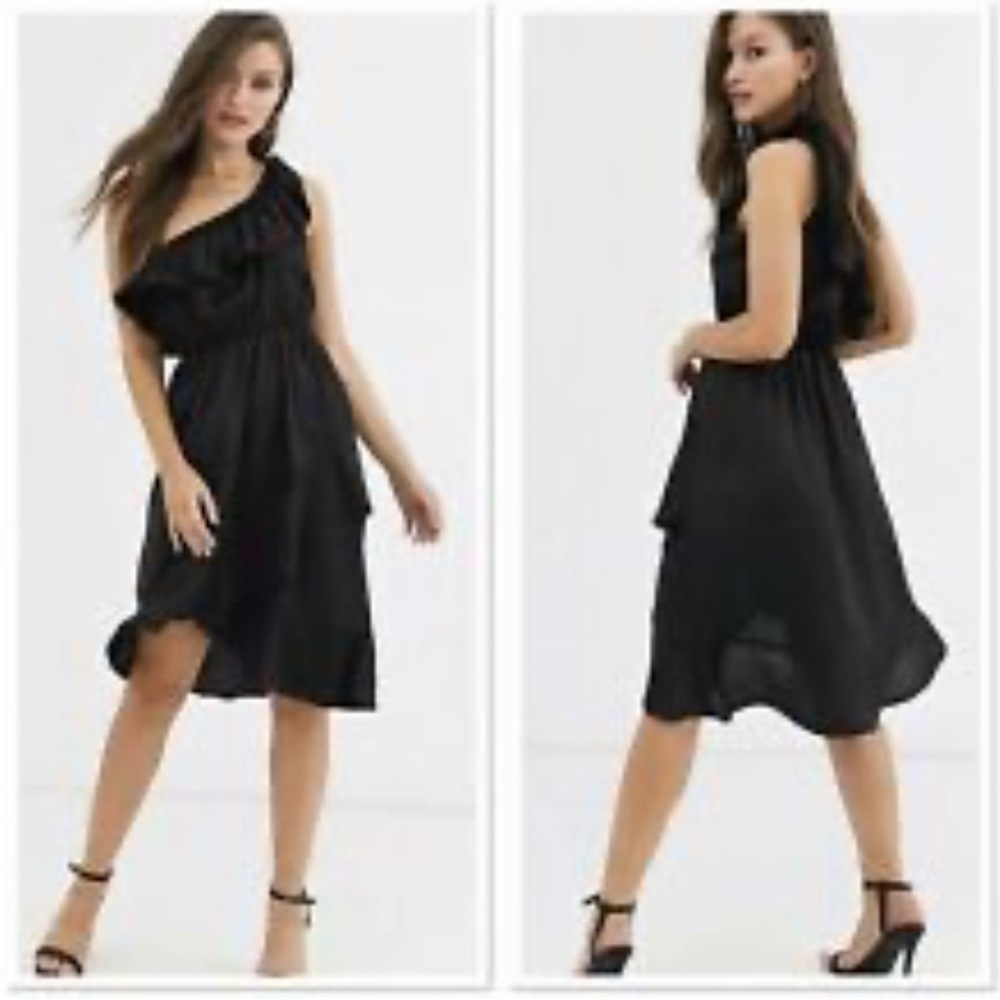 NWT: AX Paris single  shoulder asymmetrical black ruffle dress size 10